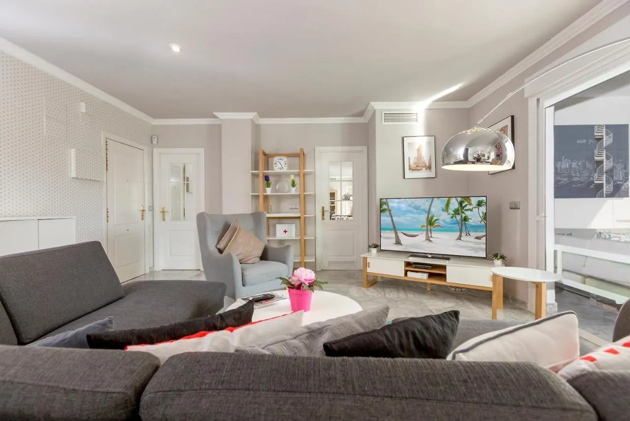 4 Bedroom Apartment In Puerto Banus 150 Meters From The Beach ماربيا إسبانيا